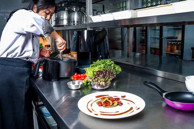 Risiko Terlalu Sering Memasak dengan Minyak Goreng dan Cara Mengatasinya
